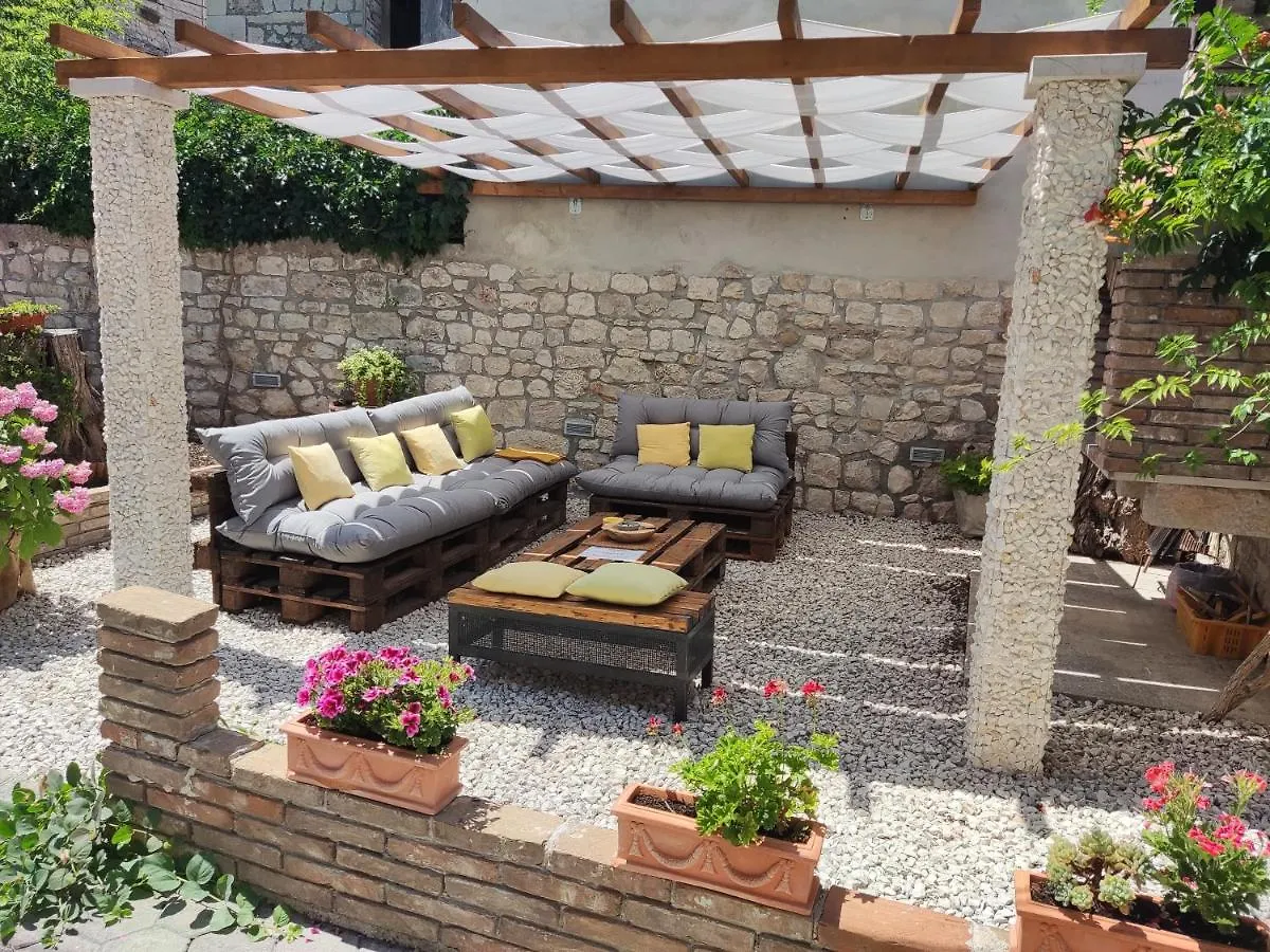**Stone House ** Trogir Center ** Old Town Apartment Croatia