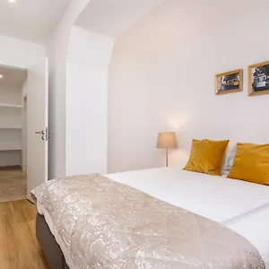 https://whome-graca-premium-apartment-23.hotels-lisbon-portugal.com